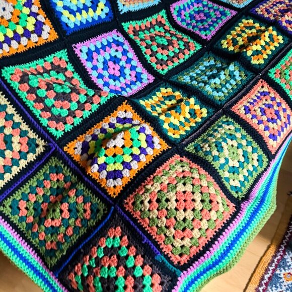 Vintage Handmade Knit Crochet Squares Afgan Throw - Picture 2 of 10